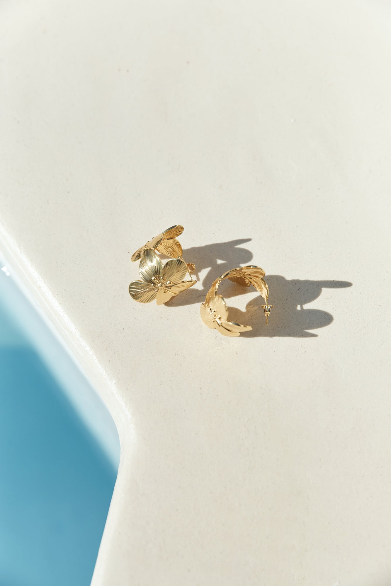 18K Gold Plated Aloha Dreams Flower Hoop Earrings Gold