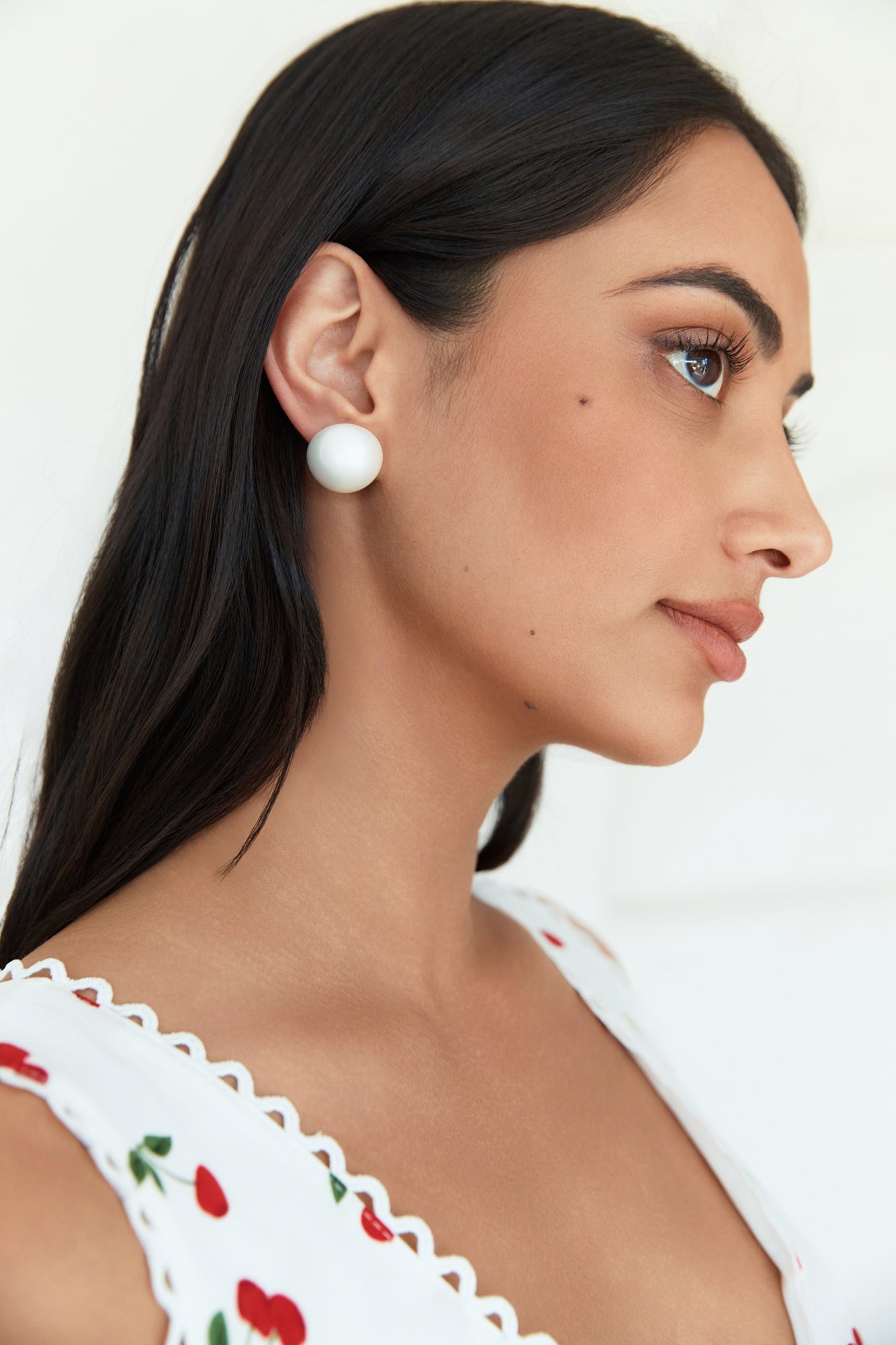 Pearlescent Earrings White