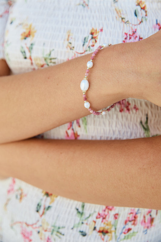 Waves Calling Bracelet Gold